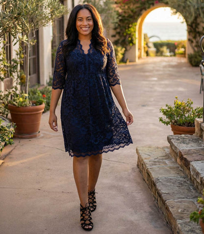 Plus Size V-Neck Scallop Lace Dress