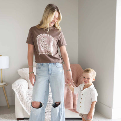 Feral Moms Club Graphic Tee | Espresso