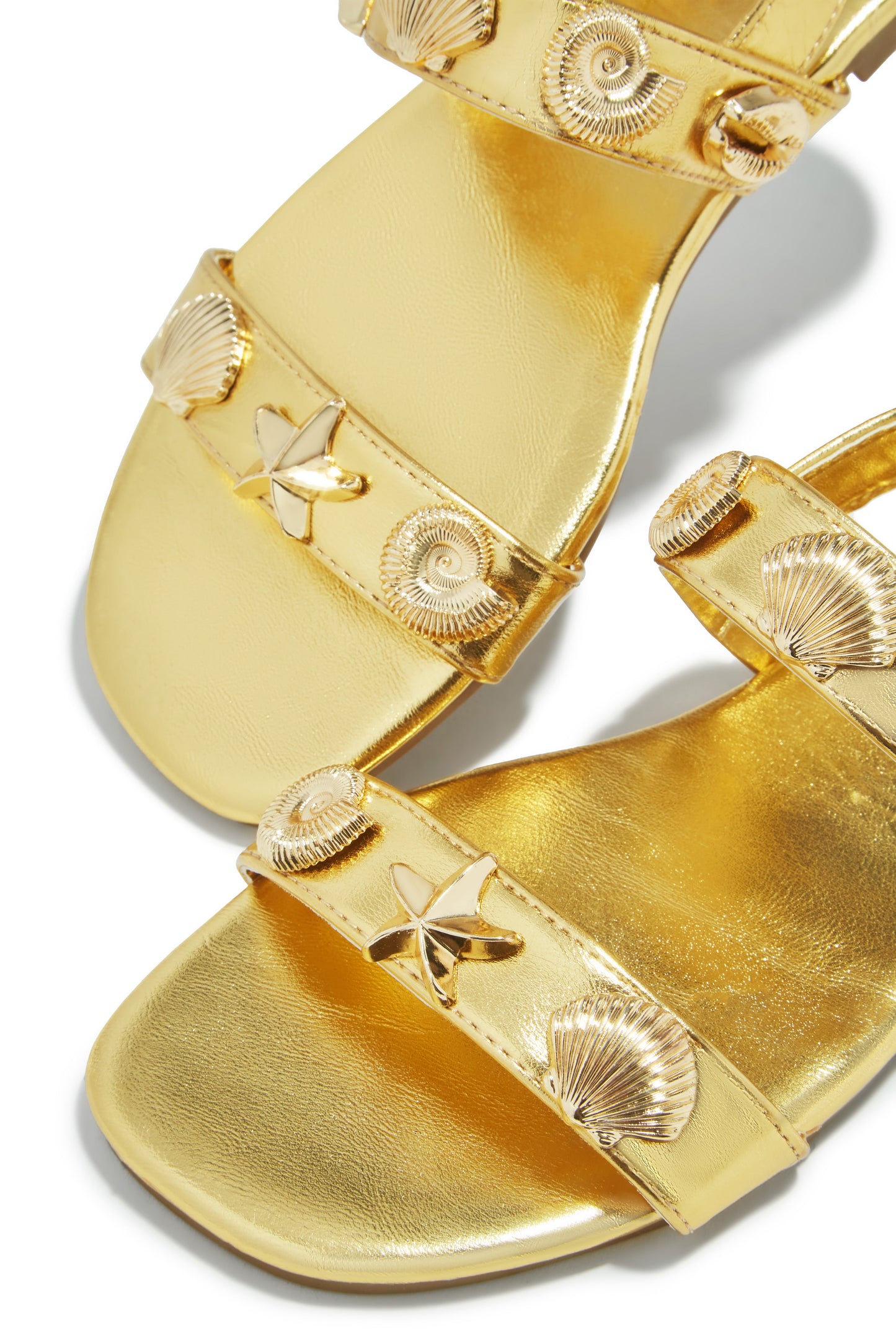 Sea Shore Flat Sandals - Gold